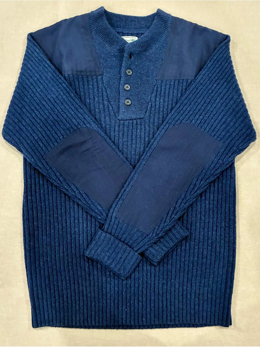 100% Merino wool LLBean Men's Henley Sweater, Size L